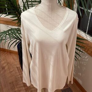 Chico's Cream Long Sleeve V-Neck Top